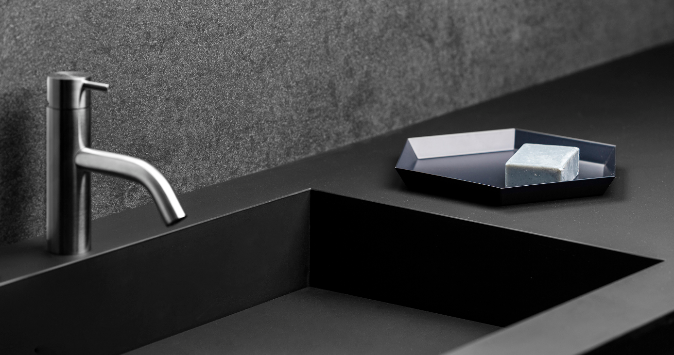Badkamer trend monochrome black fenix